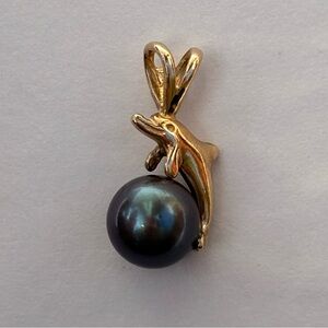Na Hoku 14k Vintage Tahitian Pearl Dolphin Pendant